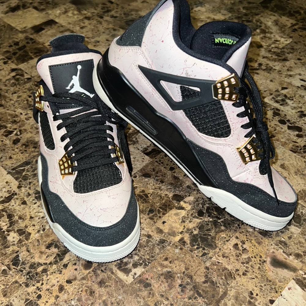 Authentic. Jordan retro 4s. Splatter. Size 9.5 in women’s.